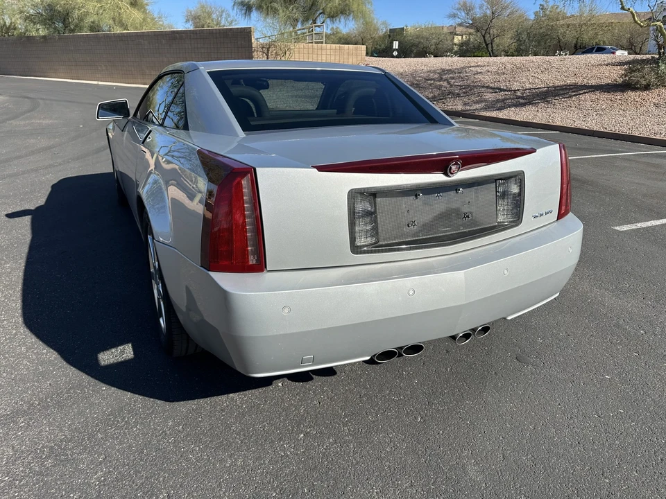 2005 Cadillac XLR - Image 9 of 31