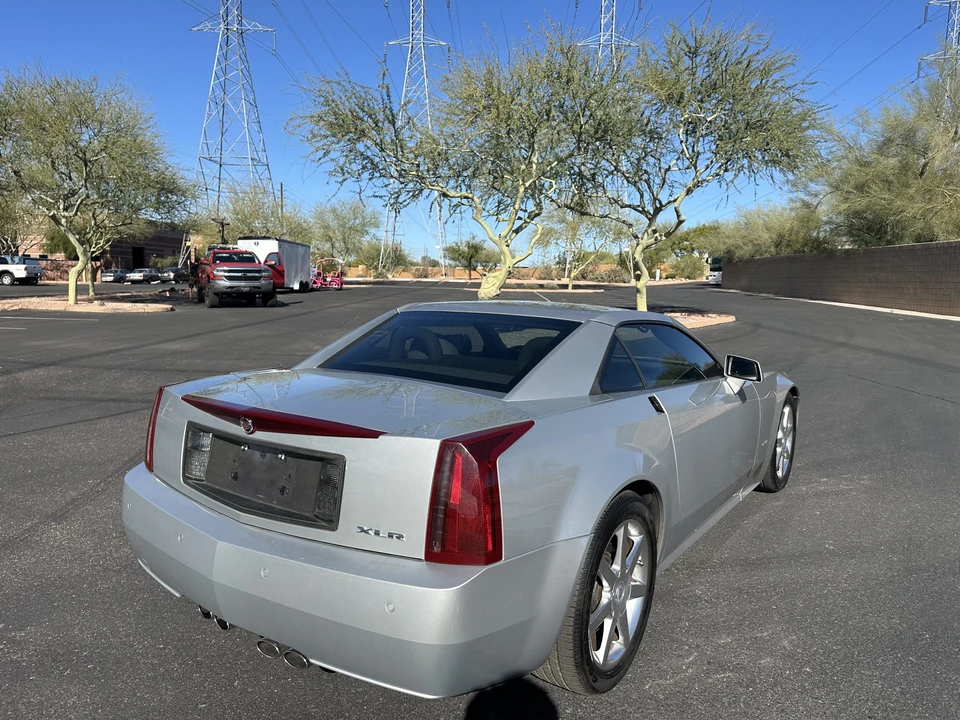 2005 Cadillac XLR - Image 10 of 31