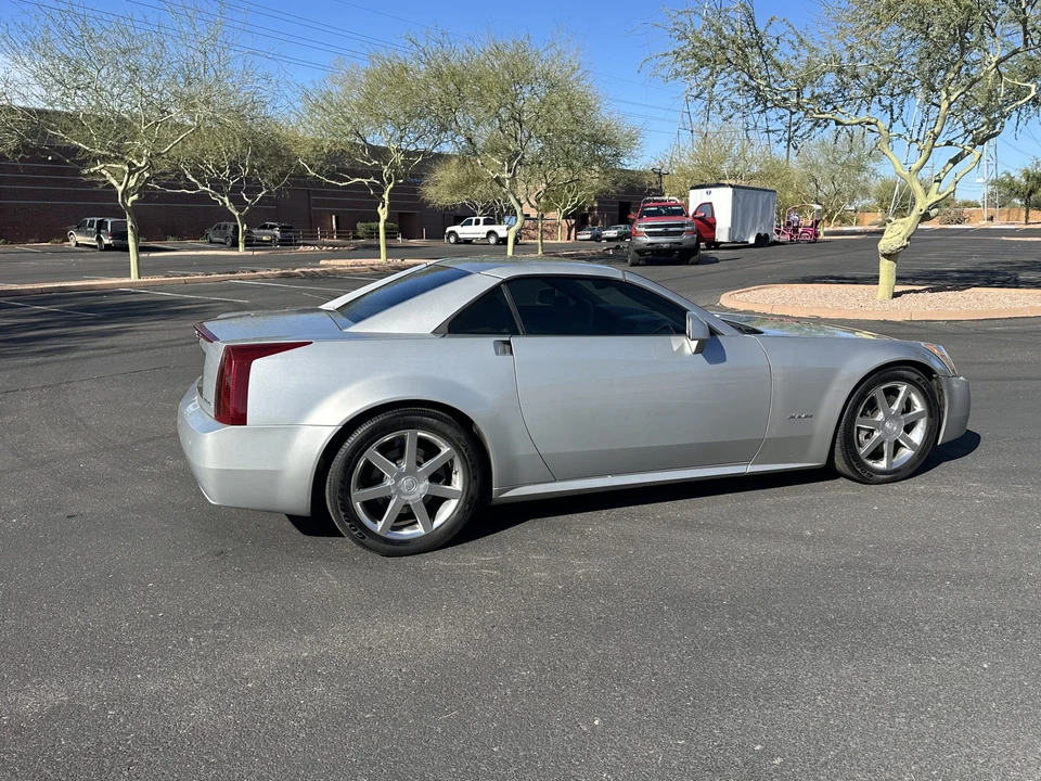 2005 Cadillac XLR - Image 11 of 31