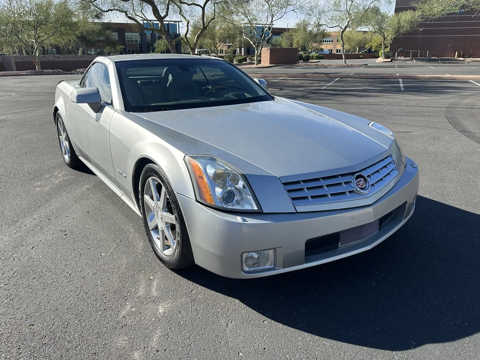2005 Cadillac XLR - Image 2 of 31