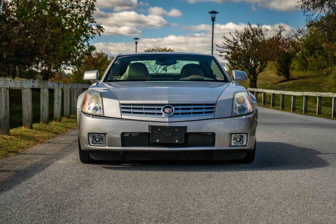 2005 Cadillac XLR - Image 5 of 31