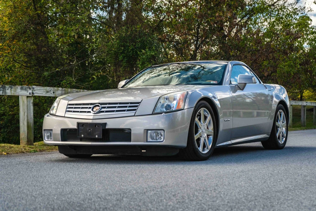 2005 Cadillac XLR - Image 11 of 31