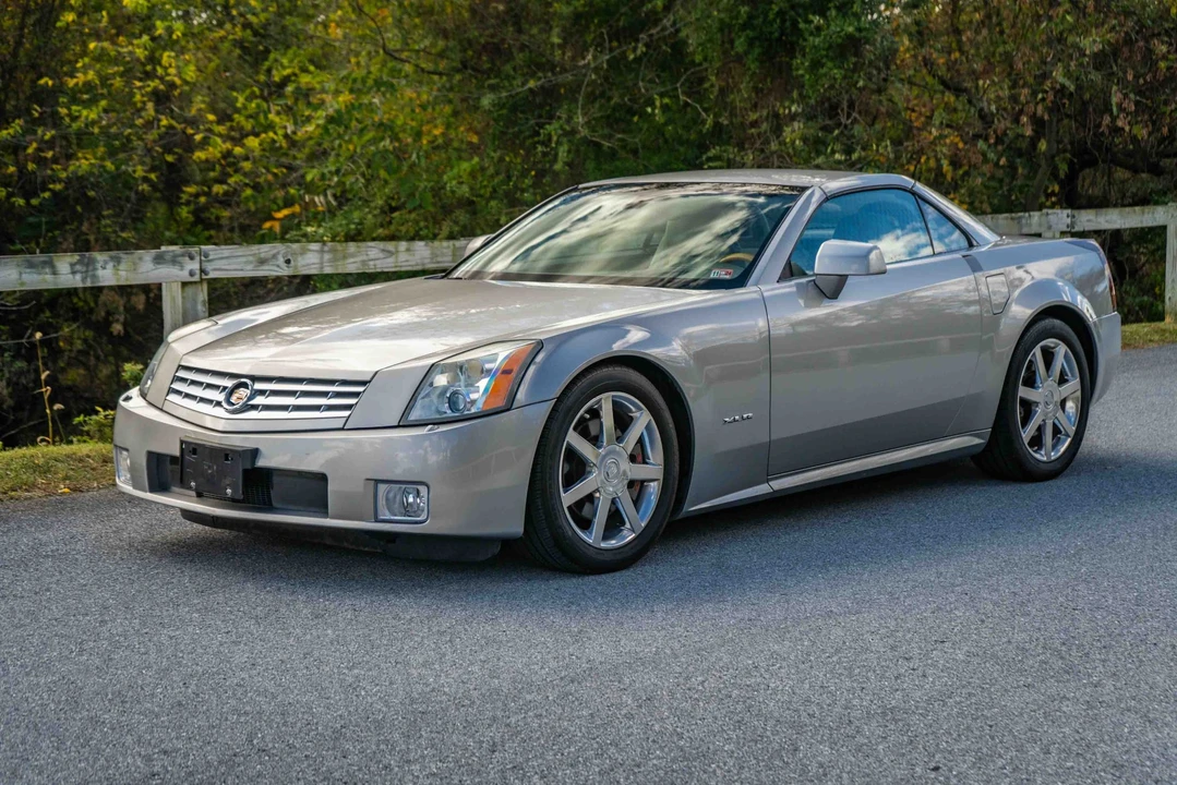 2005 Cadillac XLR - Image 13 of 31