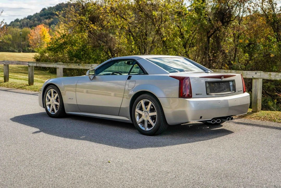 2005 Cadillac XLR - Image 19 of 31