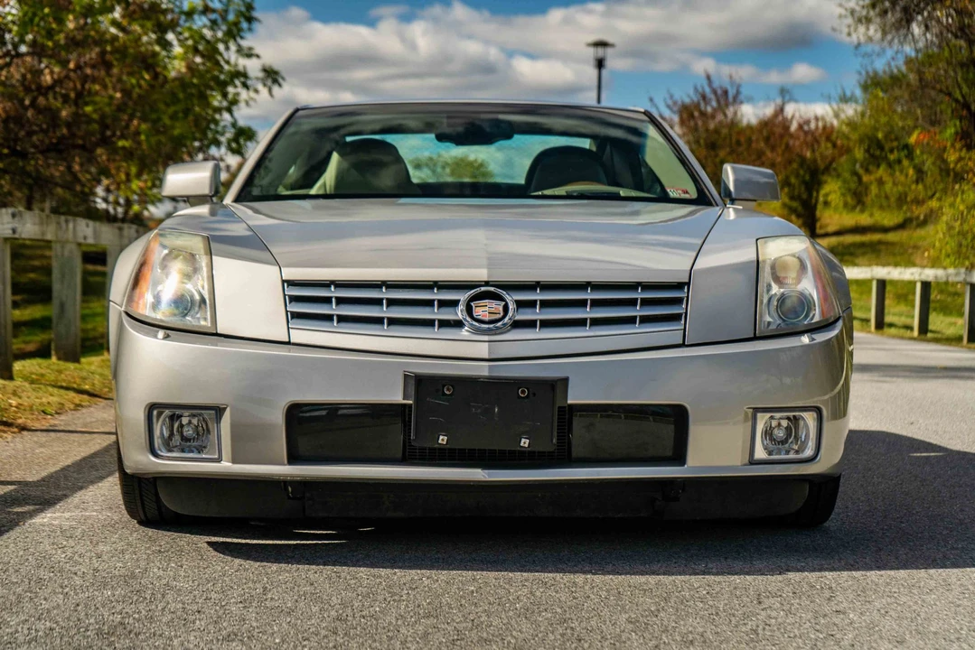 2005 Cadillac XLR - Image 3 of 31
