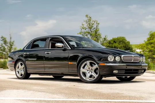 2005 Jaguar Super V8
