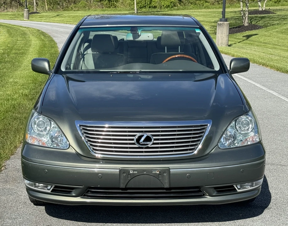 2005 Lexus LS 3rd Gen - Image 8 of 31