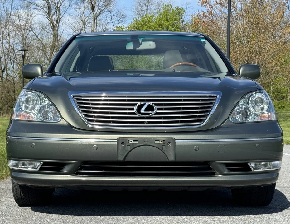 2005 Lexus LS 3rd Gen - Image 7 of 31