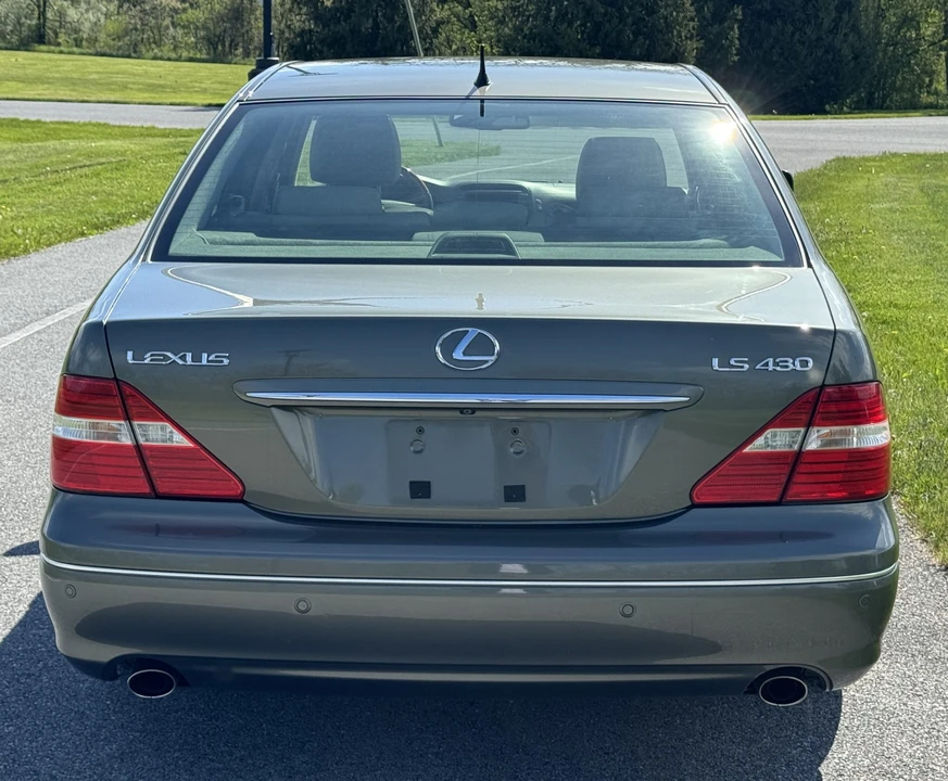 2005 Lexus LS 3rd Gen - Image 25 of 31