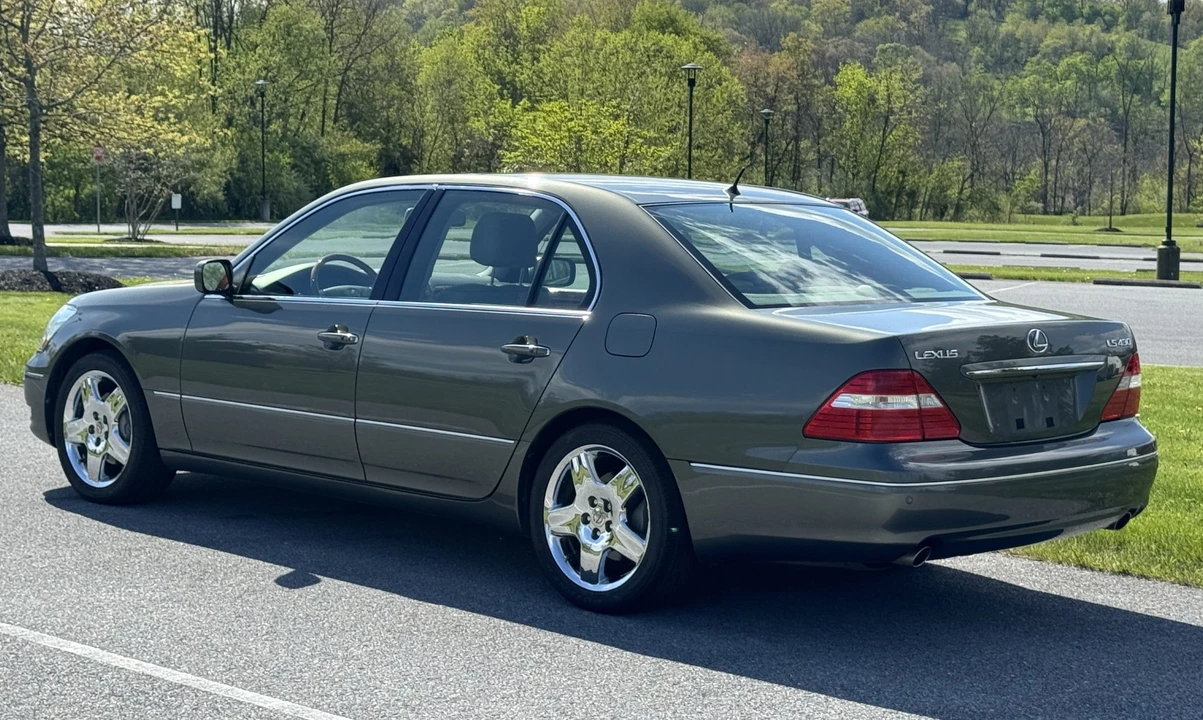 2005 Lexus LS 3rd Gen - Image 30 of 31