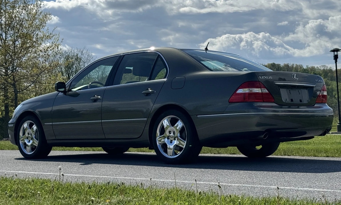 2005 Lexus LS 3rd Gen - Image 31 of 31