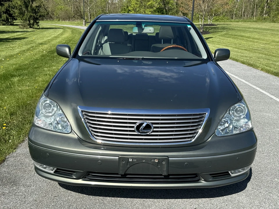 2005 Lexus LS 3rd Gen - Image 9 of 31