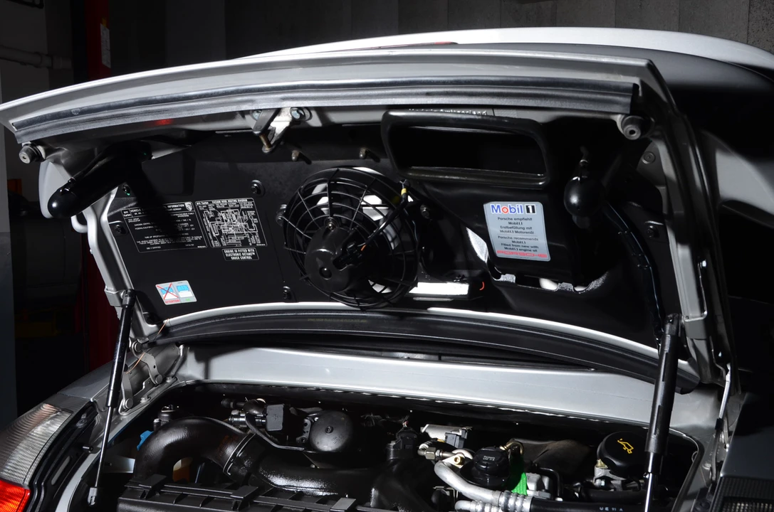 2005 Porsche 996 Turbo - Image 28 of 31