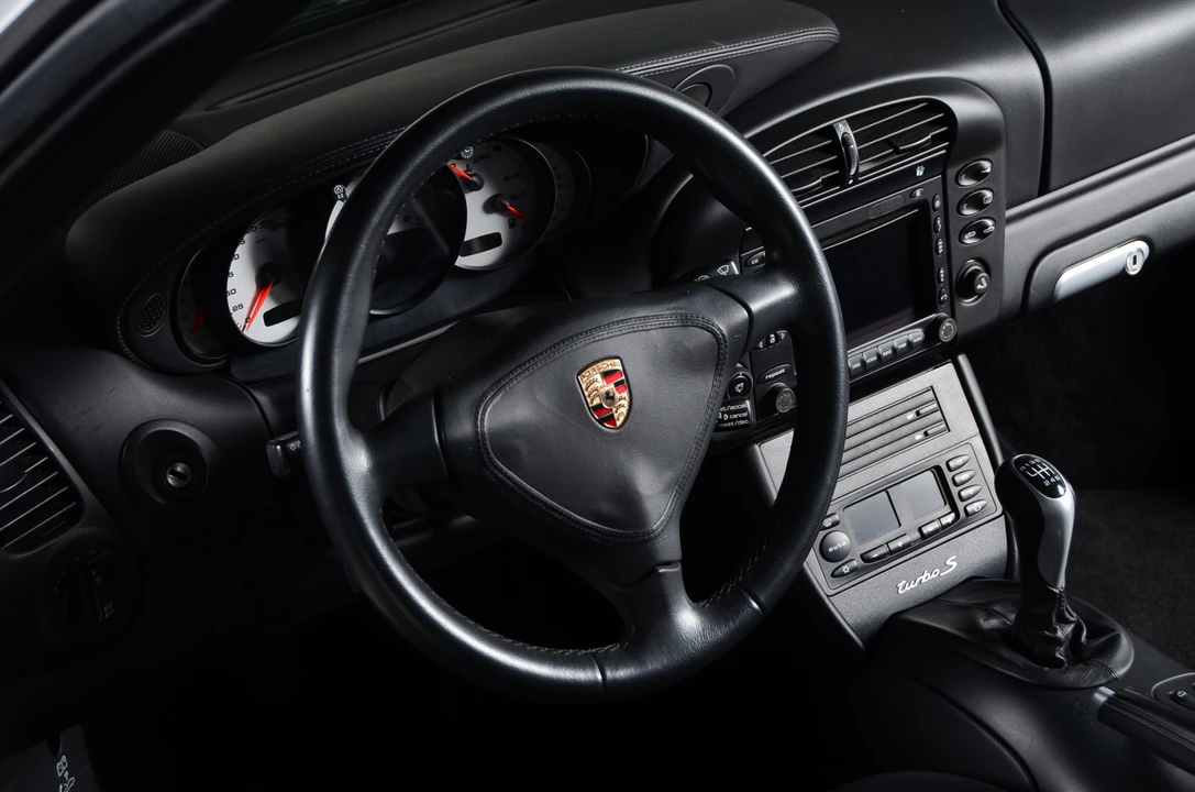 2005 Porsche 996 Turbo - Image 14 of 31
