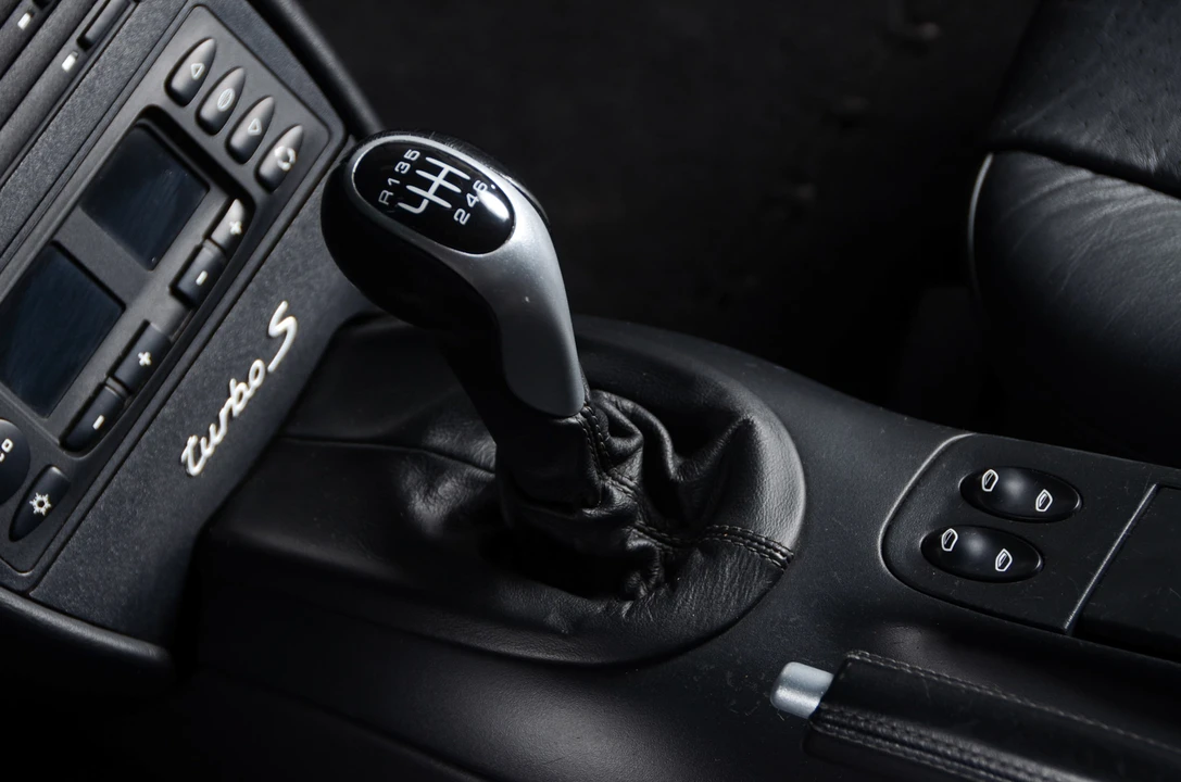 2005 Porsche 996 Turbo - Image 23 of 31