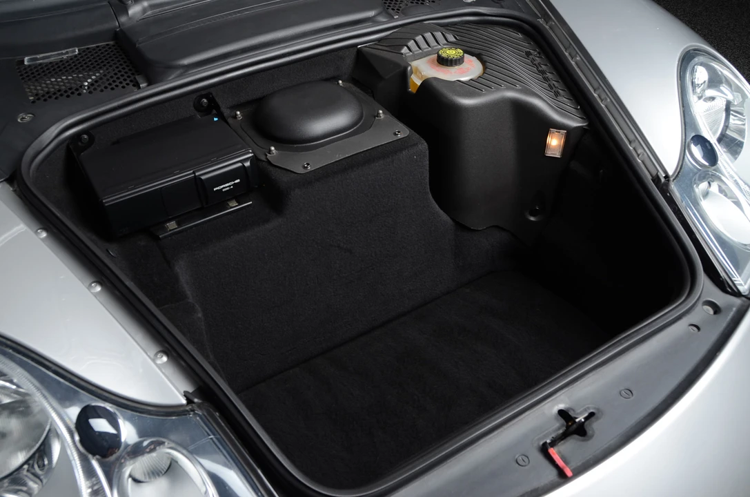 2005 Porsche 996 Turbo - Image 25 of 31