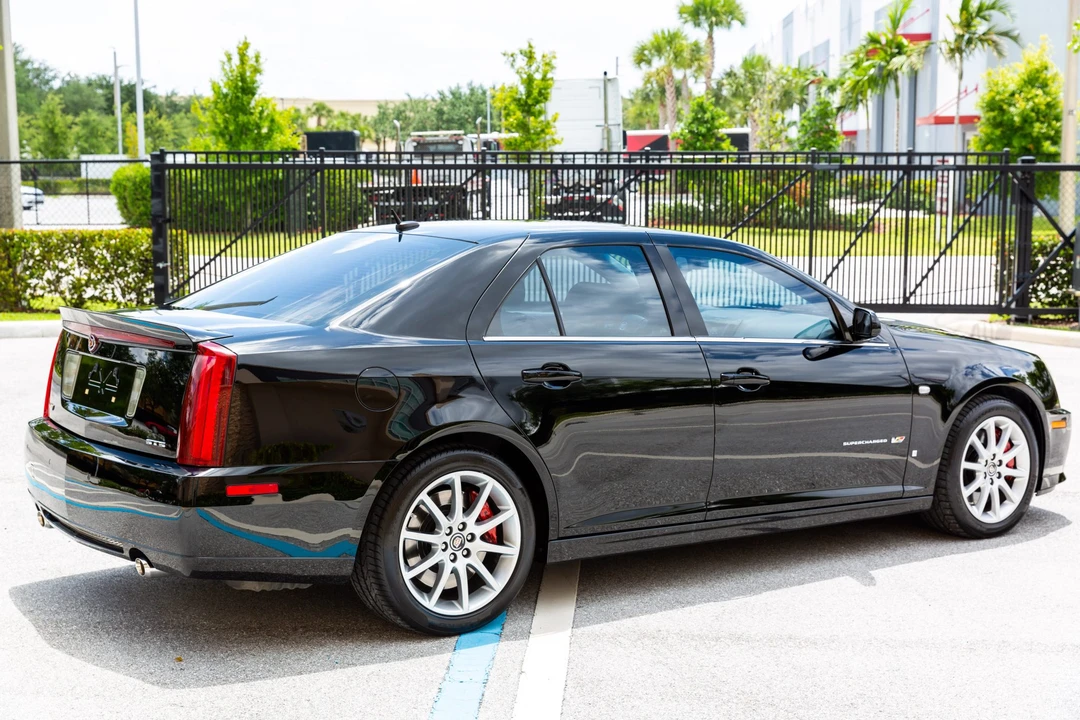 2006 Cadillac STS-V - Image 13 of 31