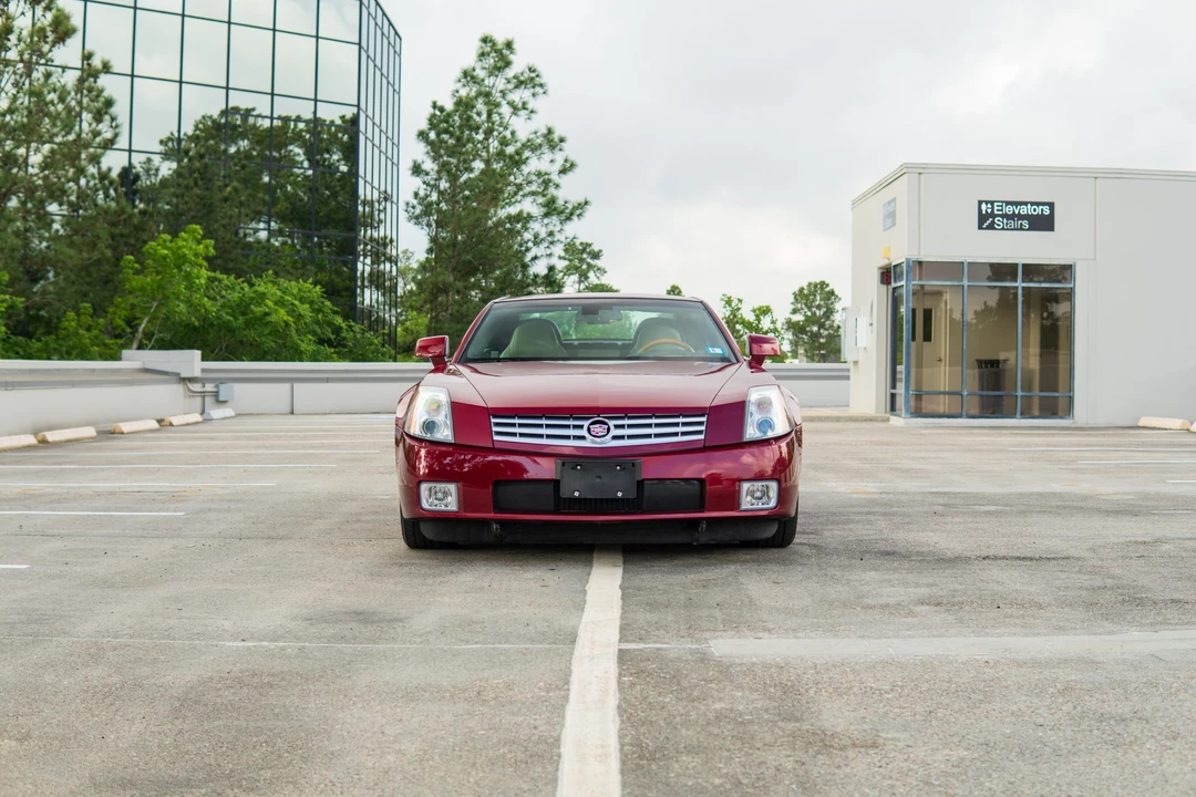2006 Cadillac XLR - Image 2 of 31