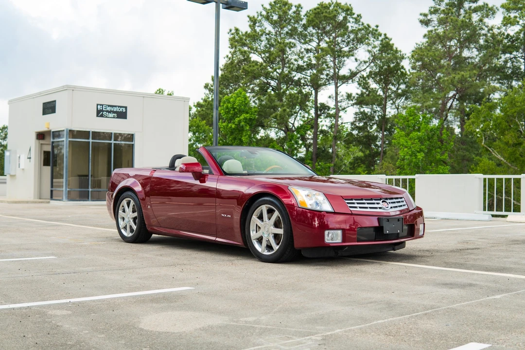 2006 Cadillac XLR - Image 29 of 31