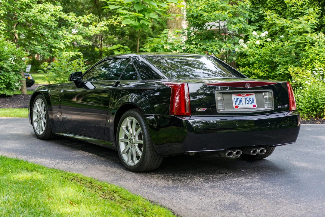 2006 Cadillac XLR-V - Image 14 of 31