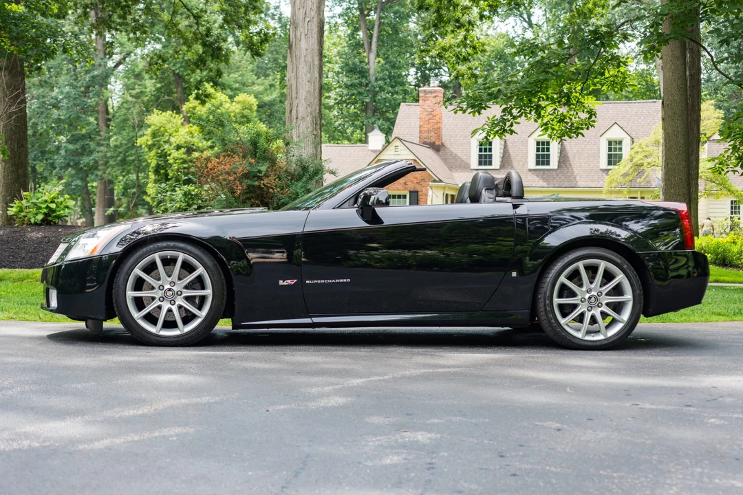 2006 Cadillac XLR-V - Image 7 of 31
