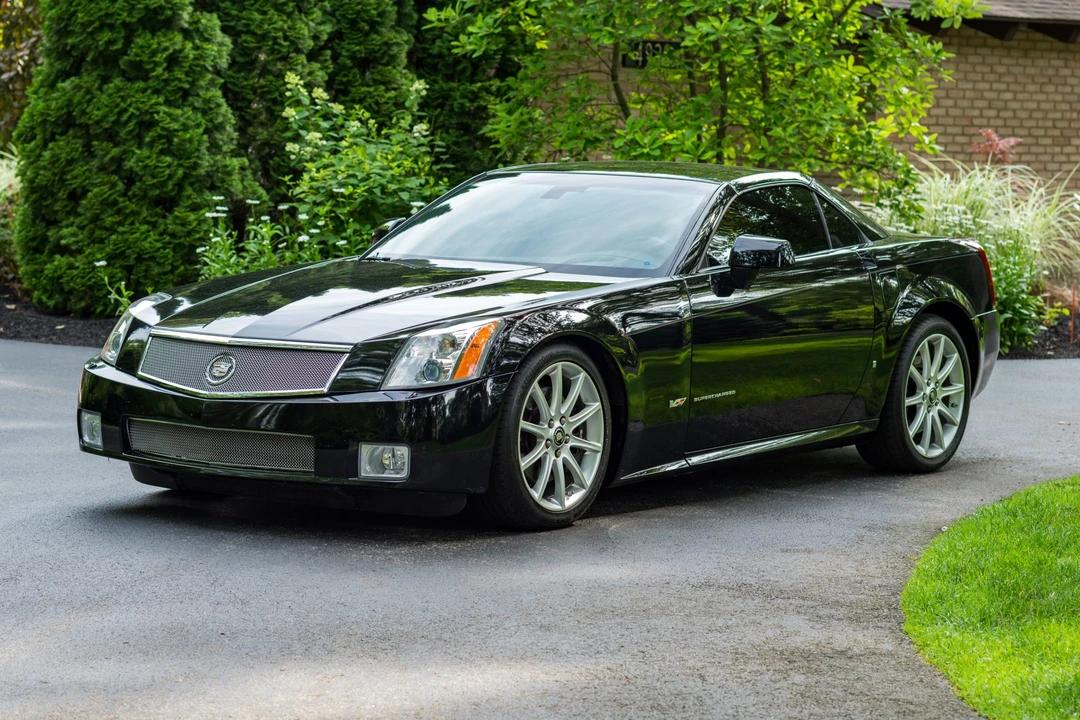 2006 Cadillac XLR-V - Image 8 of 31