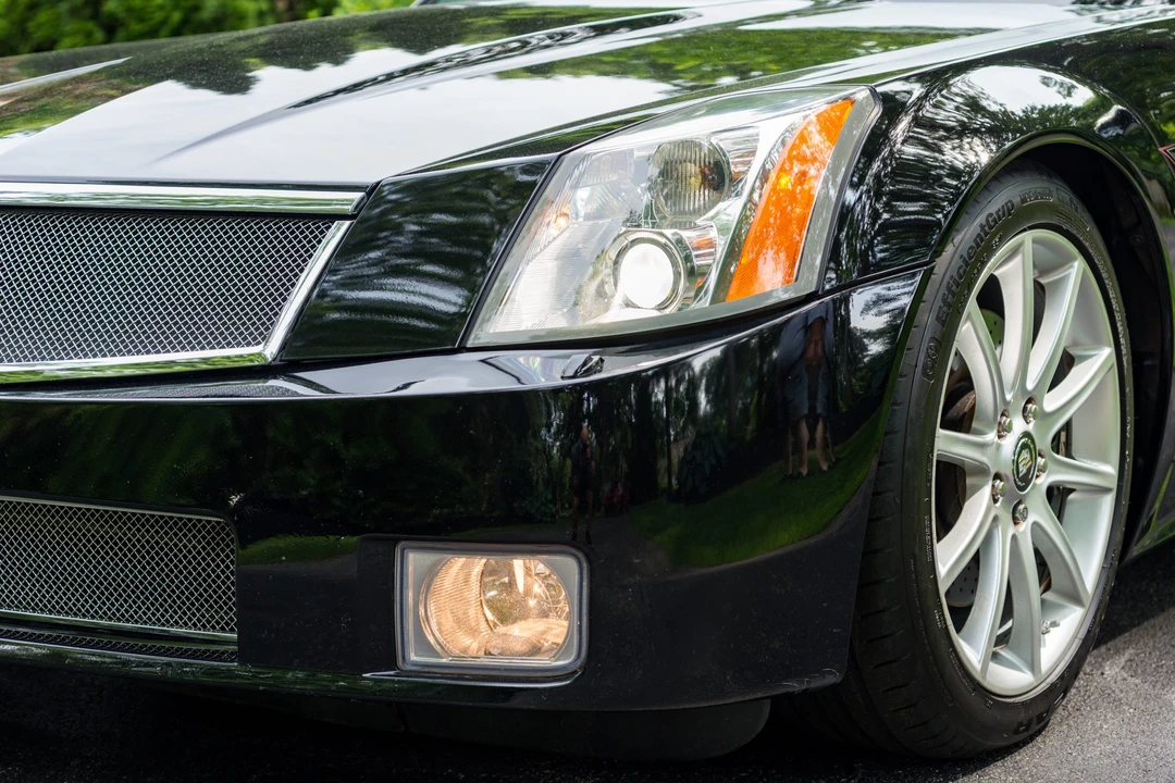 2006 Cadillac XLR-V - Image 18 of 31
