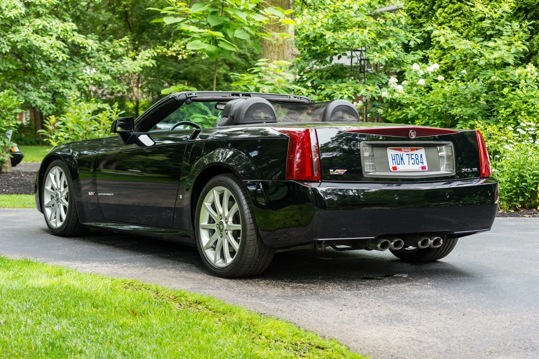 2006 Cadillac XLR-V - Image 6 of 31