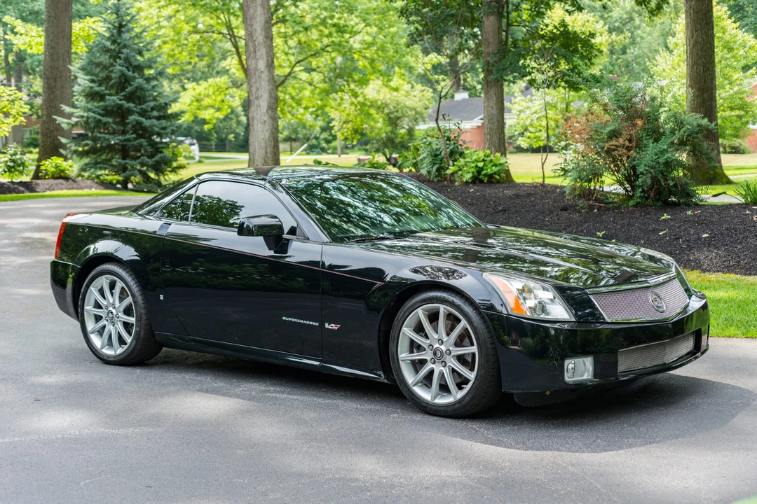 2006 Cadillac XLR-V - Image 10 of 31