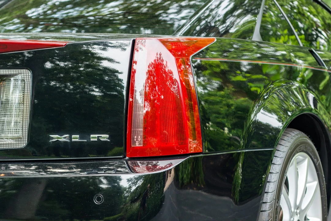 2006 Cadillac XLR-V - Image 22 of 31