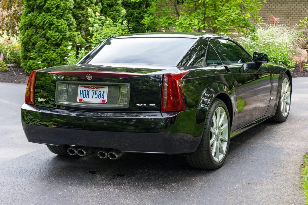 2006 Cadillac XLR-V - Image 12 of 31