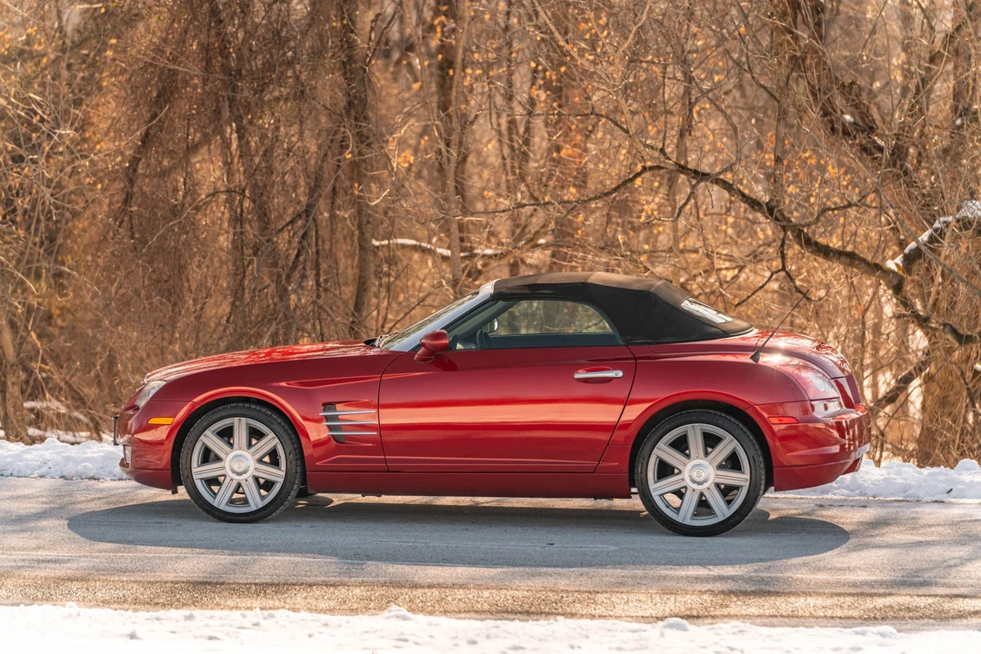 2006 Chrysler Crossfire - Image 18 of 31