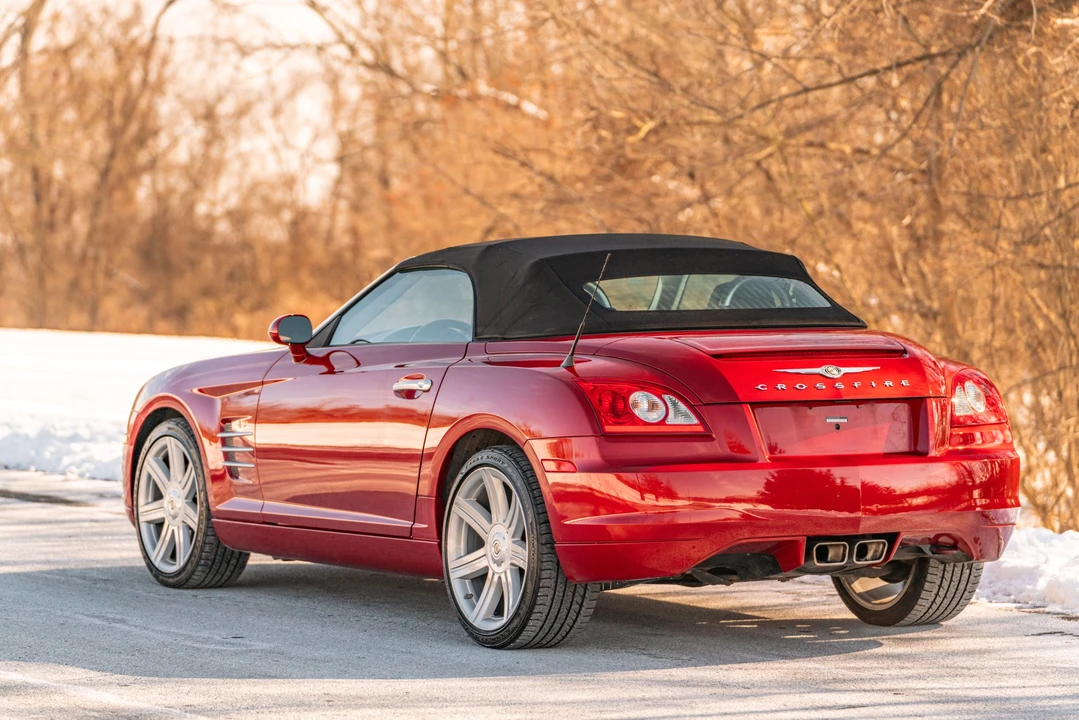 2006 Chrysler Crossfire - Image 24 of 31