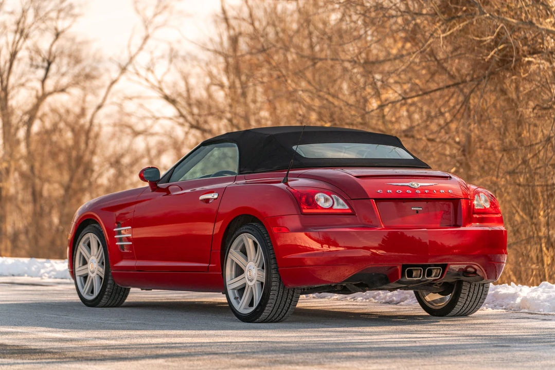 2006 Chrysler Crossfire - Image 26 of 31