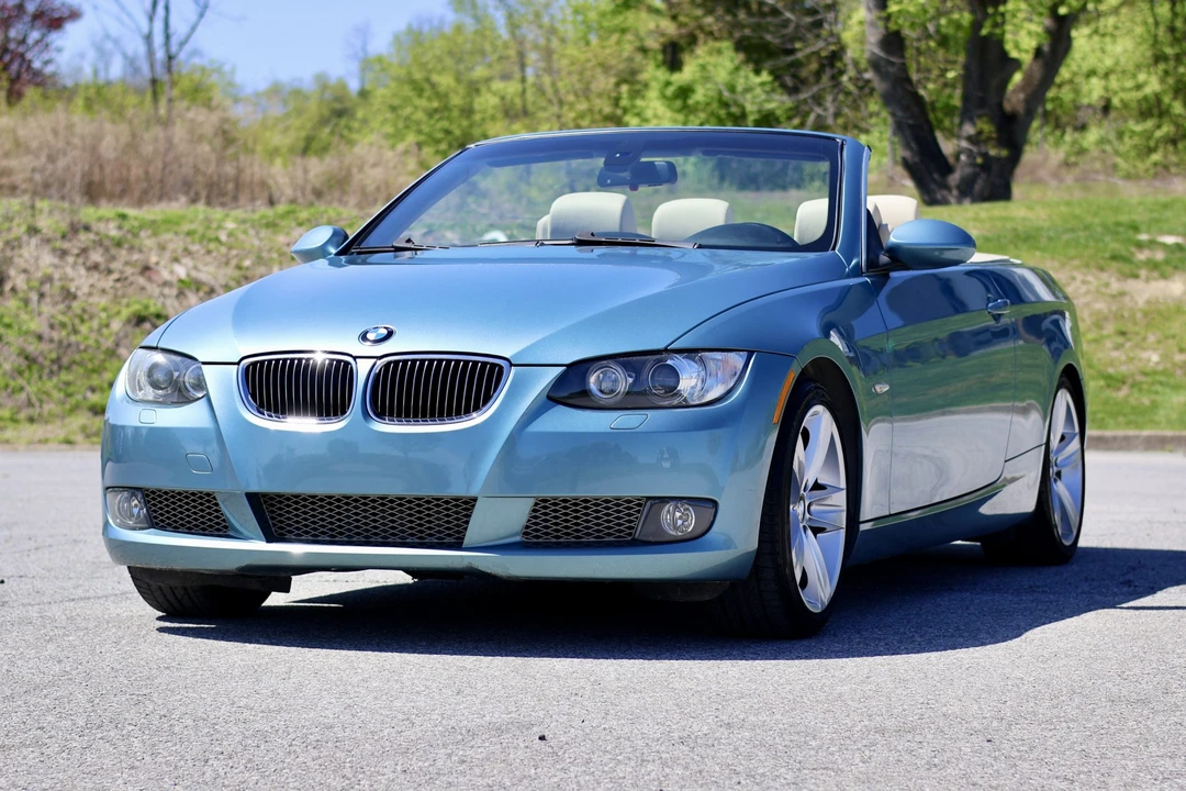 2007 BMW E93 335i Convertible - Image 2 of 31