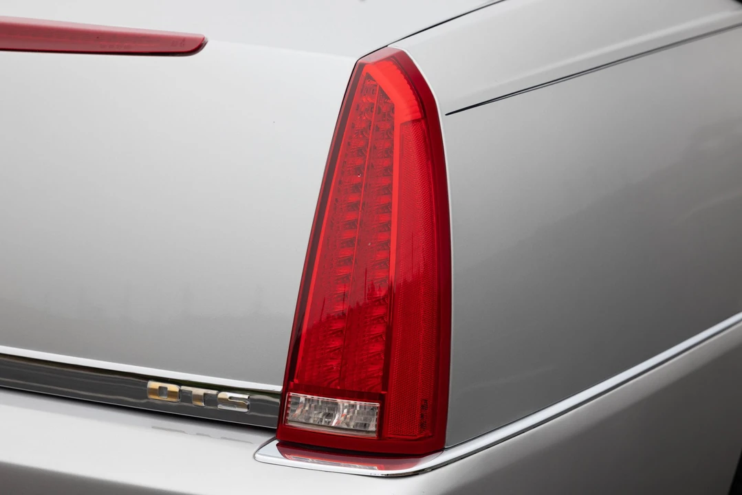 2007 Cadillac DTS - Image 29 of 31
