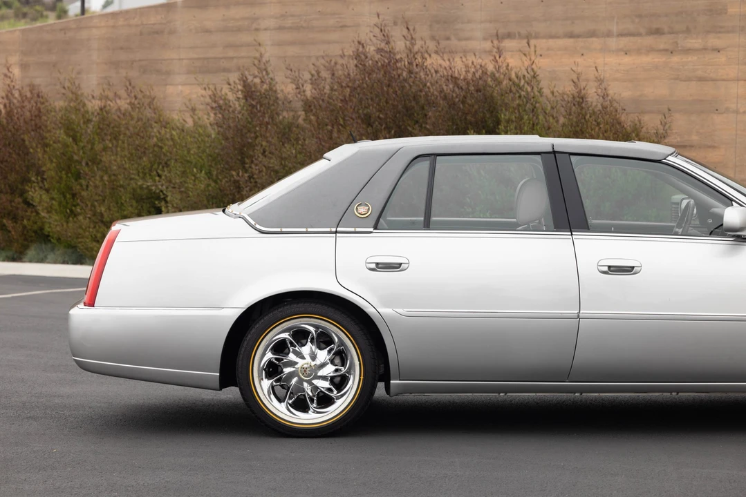 2007 Cadillac DTS - Image 18 of 31