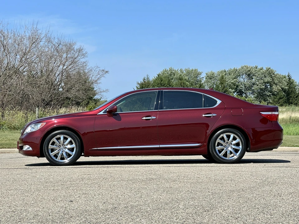 2007 Lexus LS 4th Gen - Image 10 of 31
