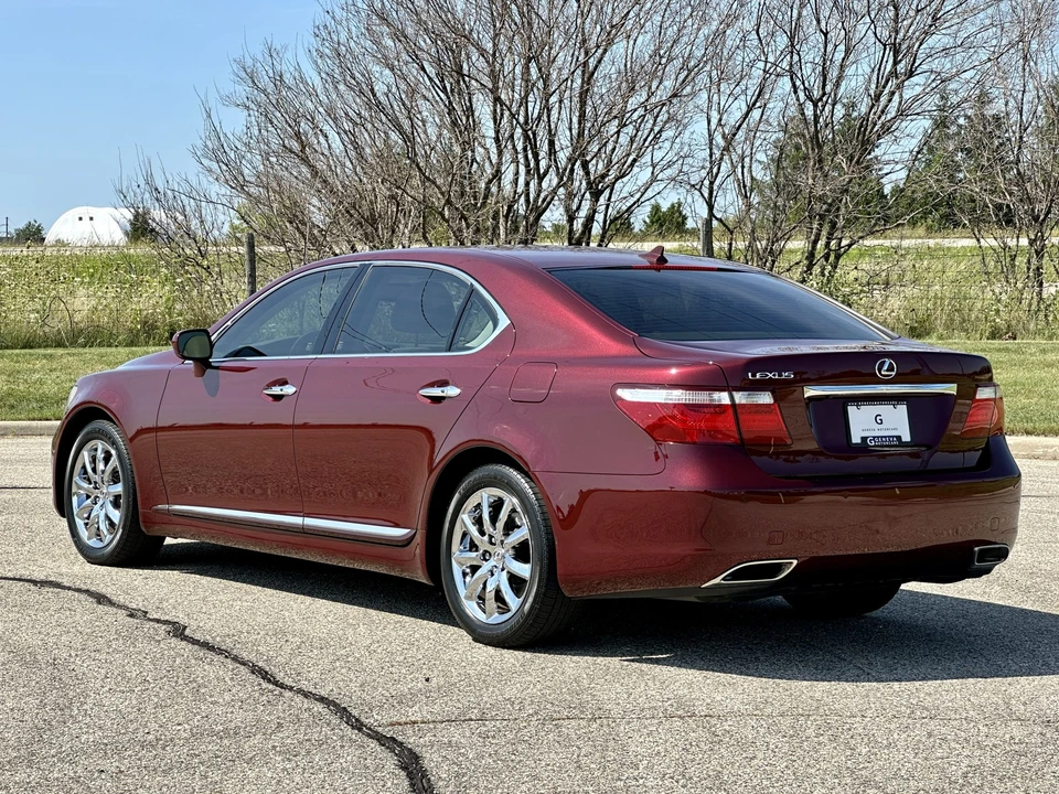 2007 Lexus LS 4th Gen - Image 11 of 31