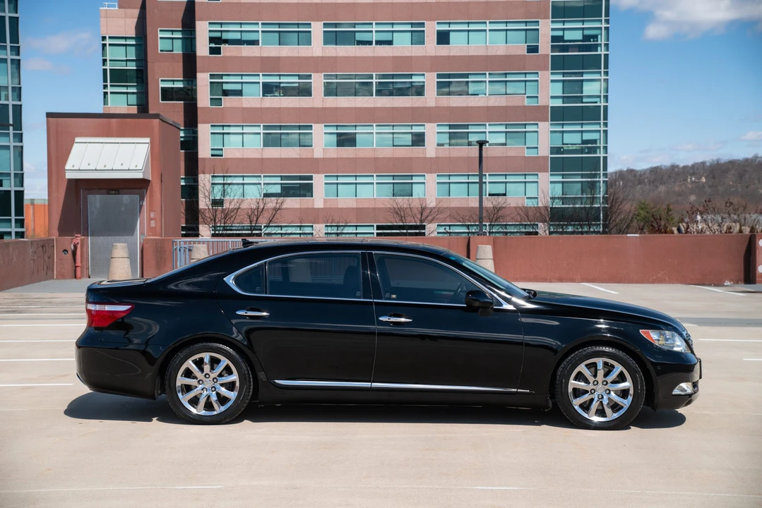 2007 Lexus LS 4th Gen - Image 24 of 31