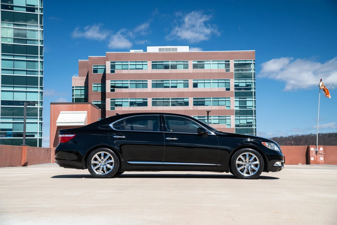 2007 Lexus LS 4th Gen - Image 23 of 31