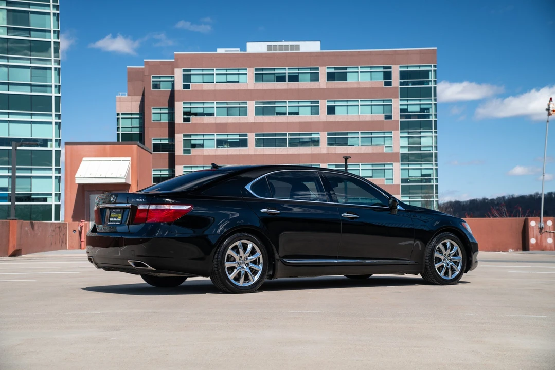 2007 Lexus LS 4th Gen - Image 19 of 31