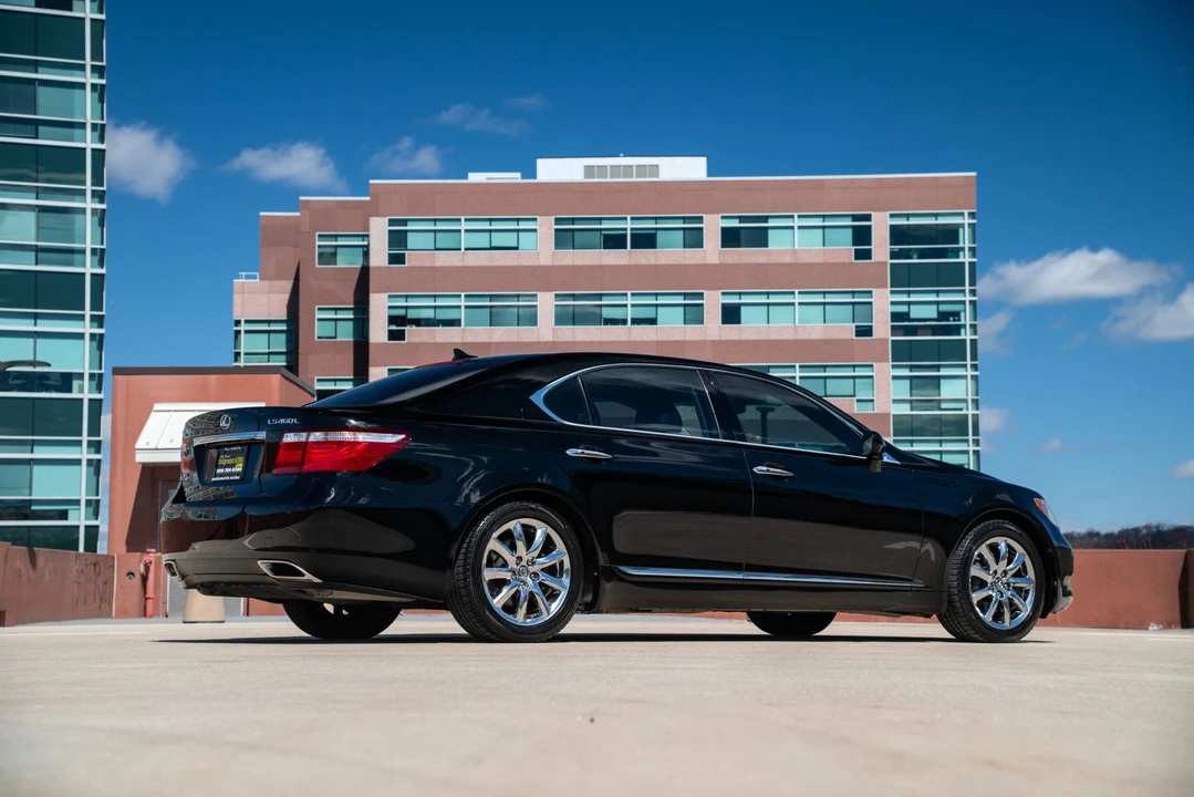 2007 Lexus LS 4th Gen - Image 21 of 31