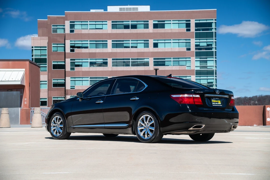 2007 Lexus LS 4th Gen - Image 13 of 31