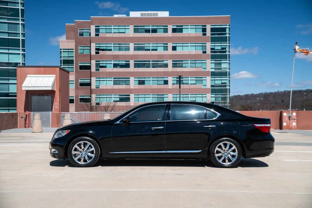 2007 Lexus LS 4th Gen - Image 8 of 31