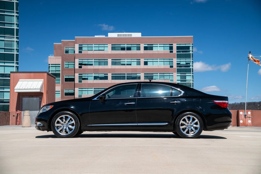 2007 Lexus LS 4th Gen - Image 7 of 31