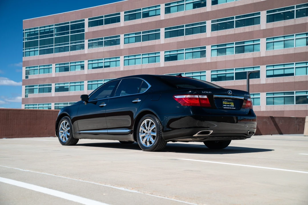 2007 Lexus LS 4th Gen - Image 10 of 31
