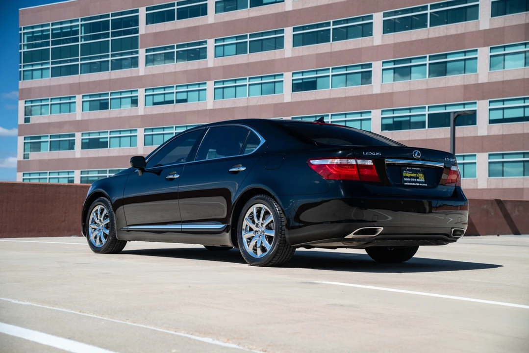 2007 Lexus LS 4th Gen - Image 9 of 31