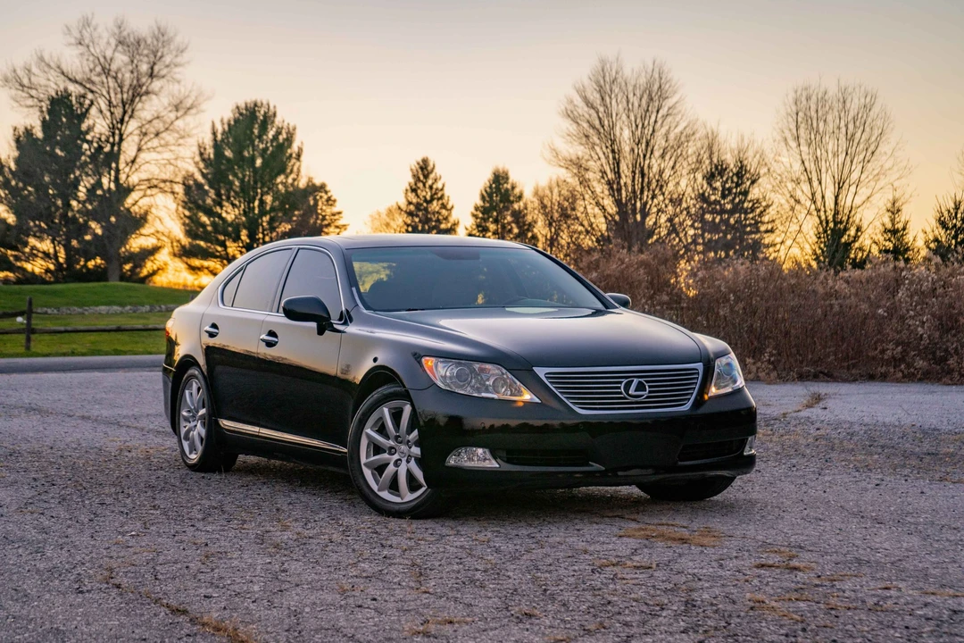 2008 Lexus LS 4th Gen - Image 3 of 31