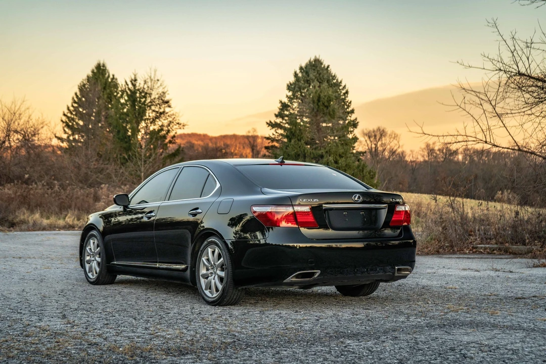 2008 Lexus LS 4th Gen - Image 17 of 31